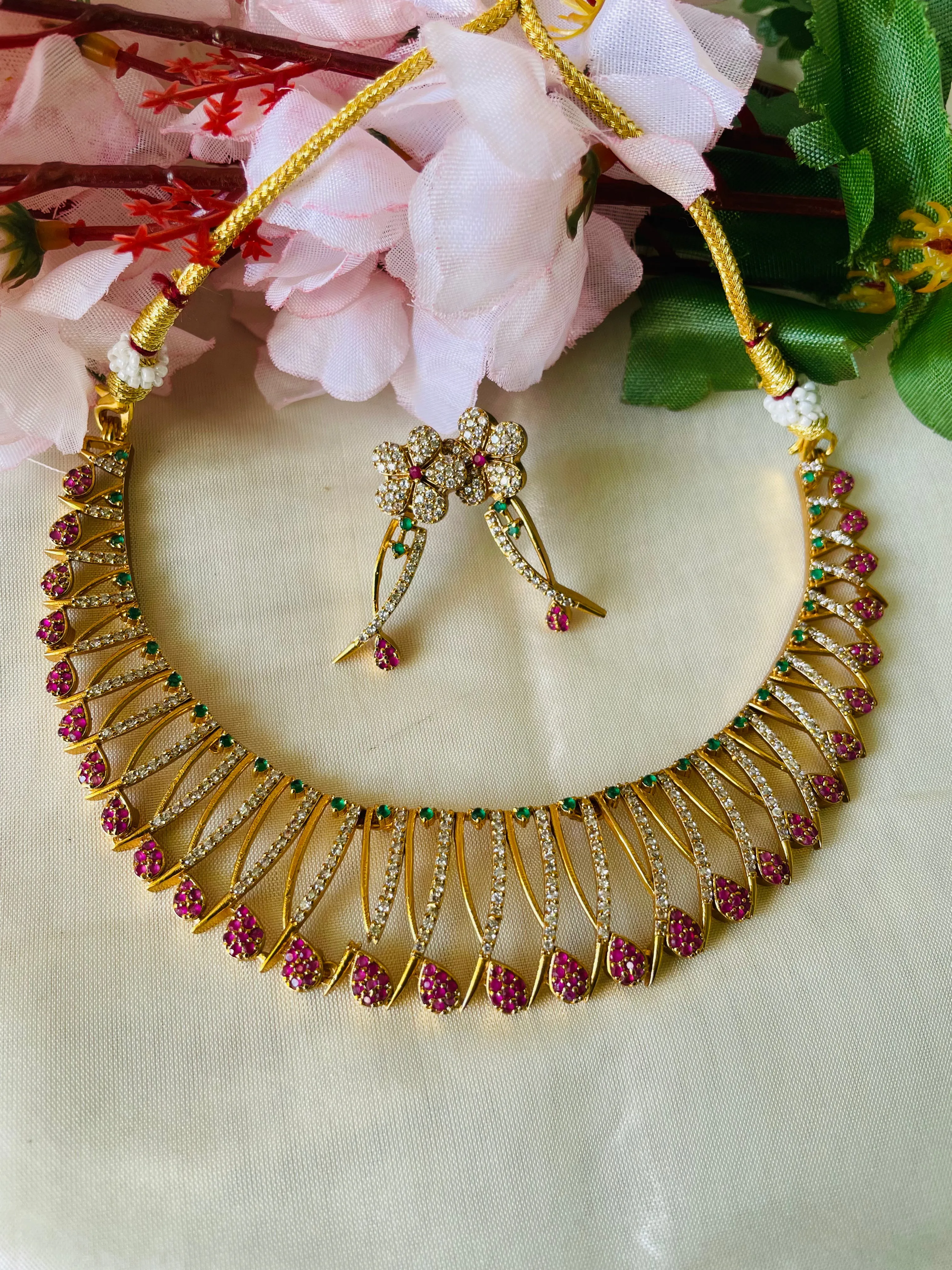 Golden stone flower necklace