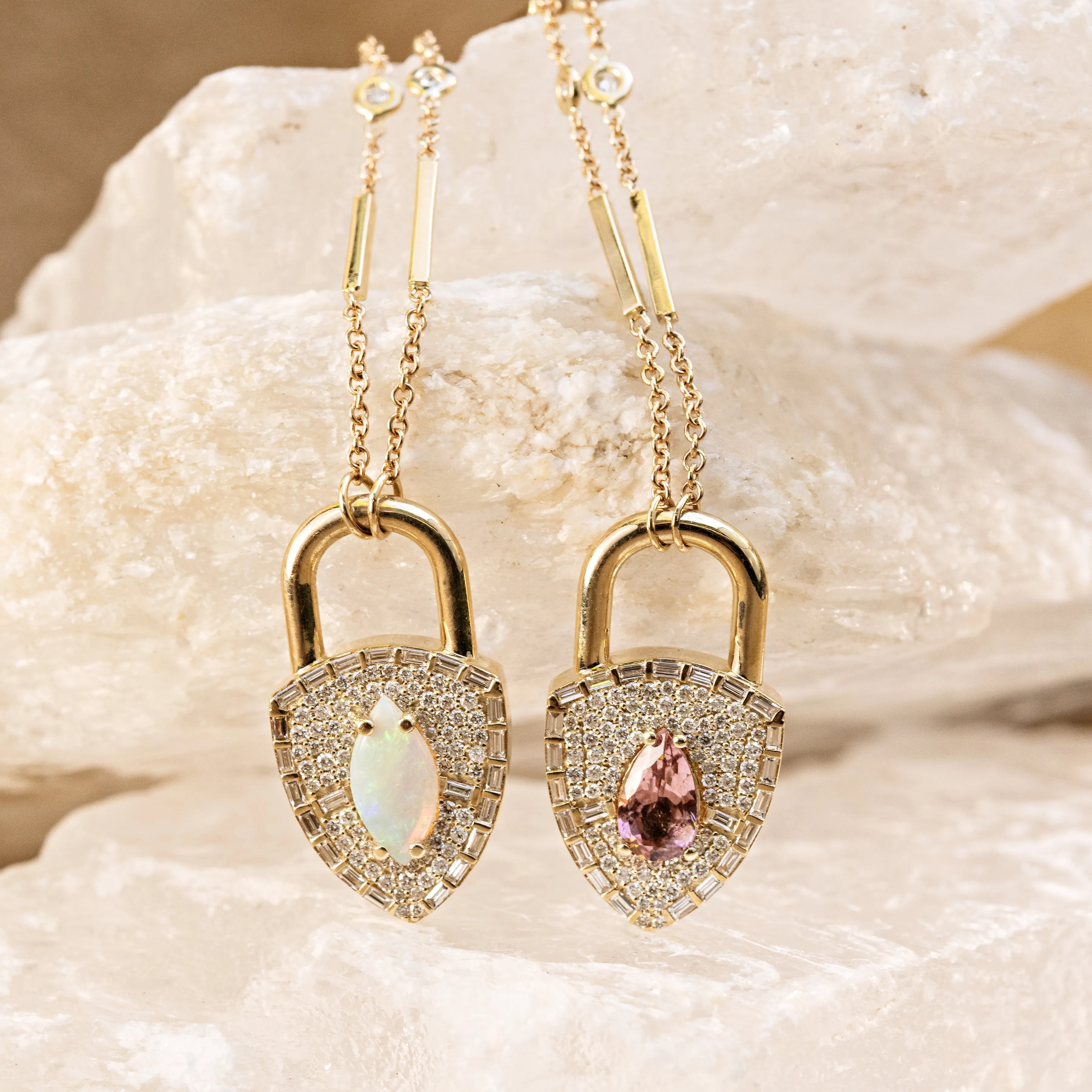 PAVE   BAGUETTE DIAMOND GEMSTONE LOCK SMOOTH BAR NECKLACE